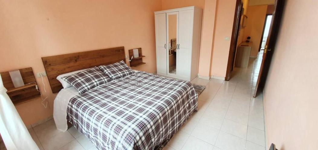 Piso Centrico - Desayuno De Bienvenida Apartment Ferrol Luaran gambar